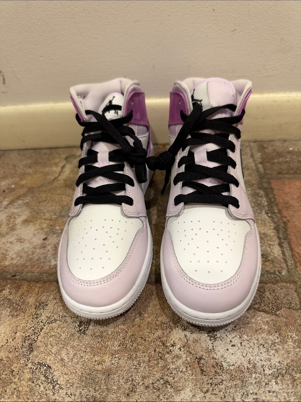 Nike Jordan - High/Mid Tops